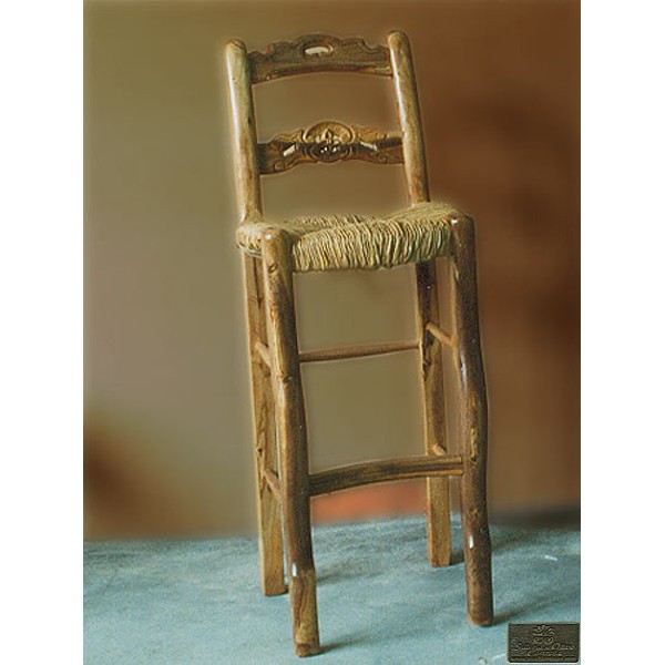 Taburete mediano con respaldo modelo 16